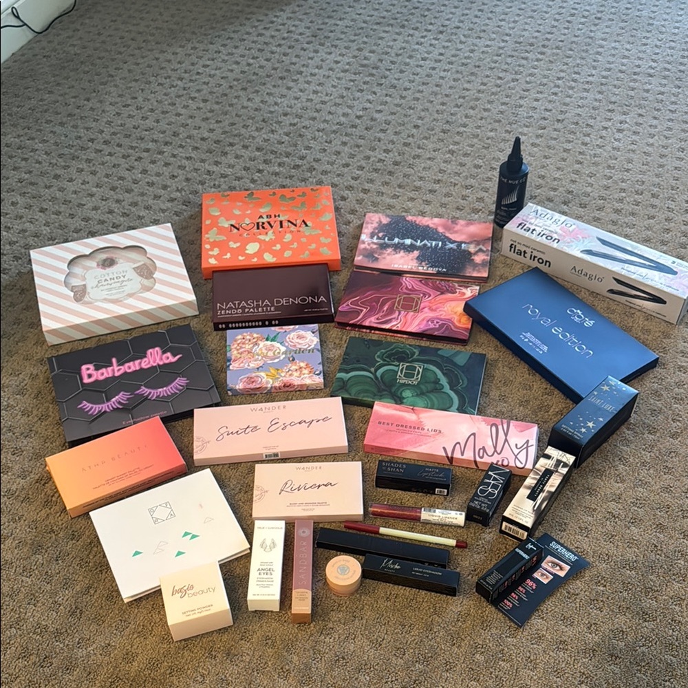 NWT Makeup Collection Bundle- Vibrant Shades